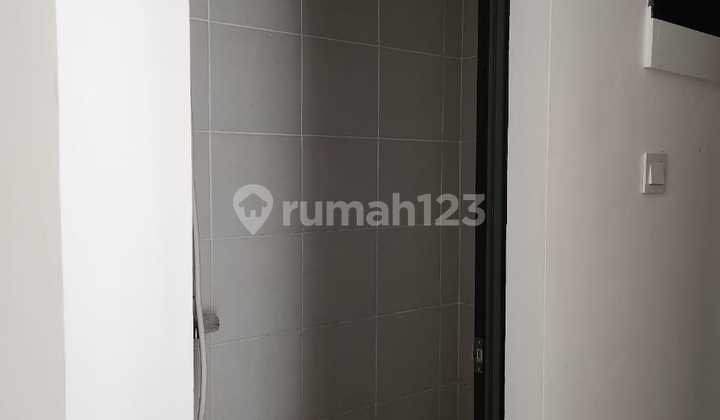 Dijual Rugi / Disewakan Rumah Baru No Cantik di Maison De Wisteria, Cakung, Jakarta Timur 2