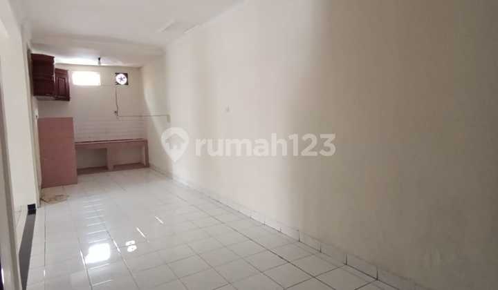 For Rent Ready-to-occupy Hook House in THB Bekasi, fully renovated. For Rent Ready-to-occupy Hook House in THB Bekasi, fully renovated.