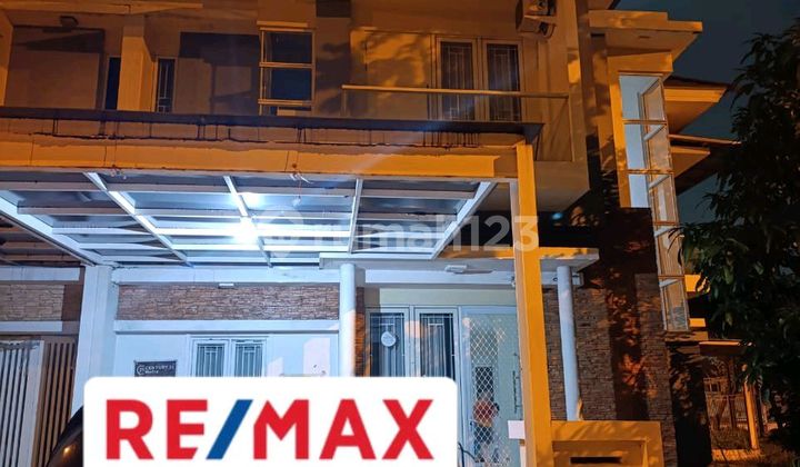 Dijual Cepat Rumah Hook 2 Lt , Rumah Bagus Mewah Murah Full Renovasi & Semi Furnished