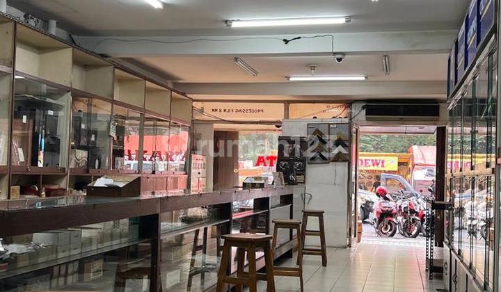 Ruko siap pakai di Menteng dekat monas