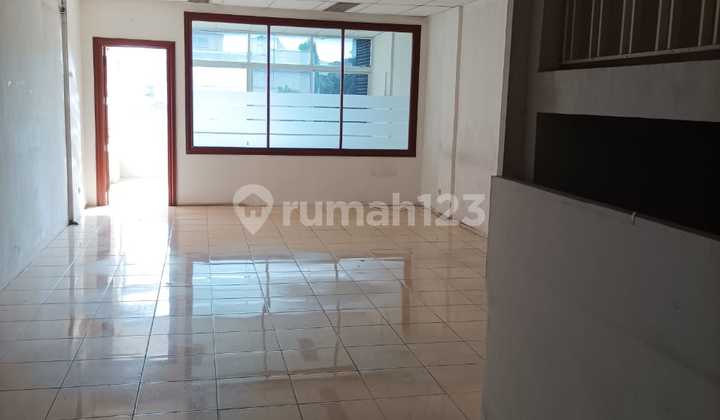 Rarely Available Shop House Rentals Near Gambir Juanda Palace, Central Jakarta 2