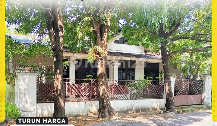 3-bedroom strategic house for sale in Fajar Indah Jajar, Laweyan, Solo.