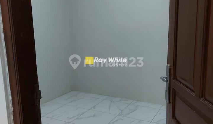 Elegant House for Sale in Solo, Banjarsari, Kadipiro. 2