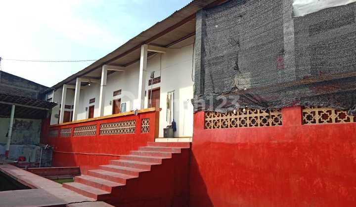 Good Business Space for sale 7 shop houses + Fishing spot near Solo Airport