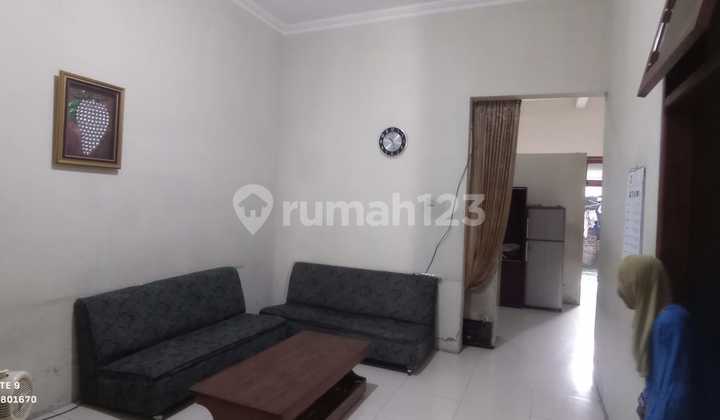 Dijual Rumah 2 Lantai Luas di Joyotakan, Solo Siap Huni 2