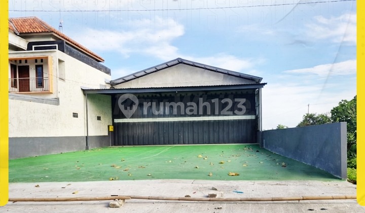 Warehouse Ready to Use Container Access Near Lalung Reservoir Karanganyar