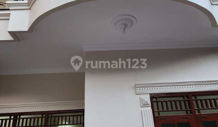 Rumah 2 Lantai 3 kamar Dijual Siap Huni di Perum Grogol Solo Baru 2