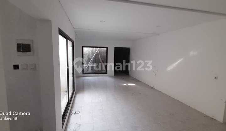 Rumah 2Lantai Huni di Langenharjo Solo Baru Grogol Skh