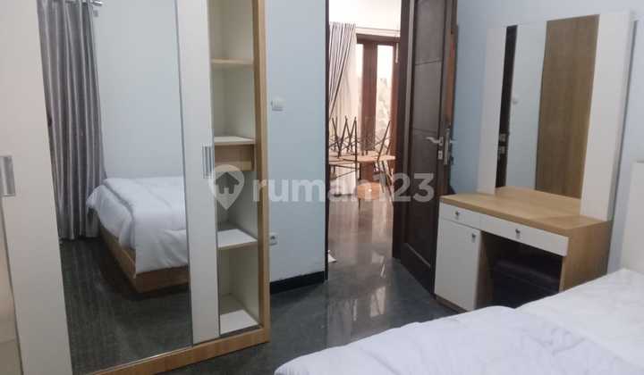 Rumah 2lantai 4 kamar dijual Full furnished di kemlayan Solo 2