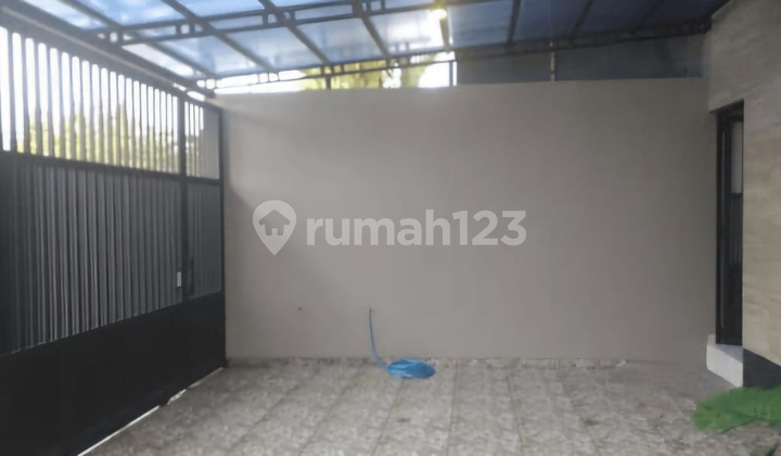 Dijual Rumah Modern Minimalis Solo Baru 2