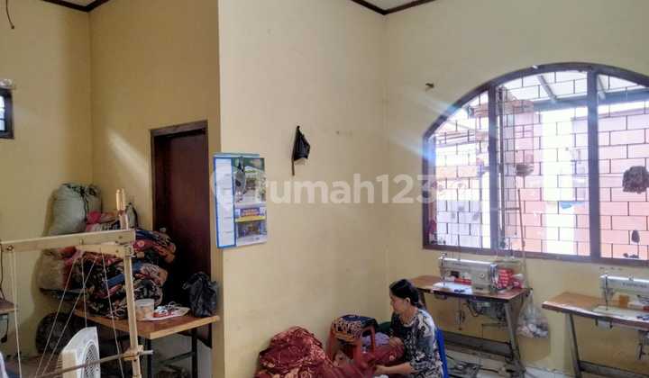 3-bedroom house Strategically Located in the Center of Solo City near Slamet Riyadi Street 2