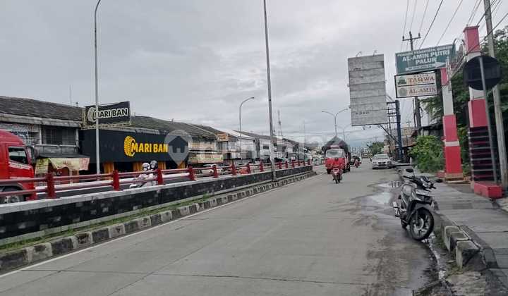 Shop House for Rent, Strategic Location on Main Street near Palur Solo Flyover. 2