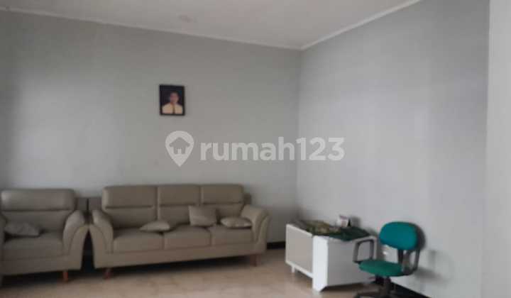 3-Bedroom House Ready to Occupancy Near Manahan Stadium Banjarsari Solo 2