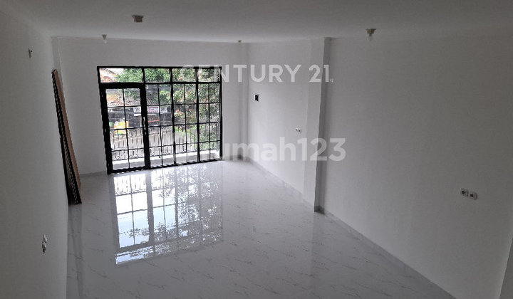 New 2½ Story Shop House in Commercial Area, Pondok Kopi, Duren Sawit S9074