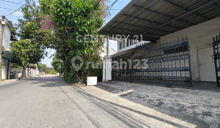 Large House Beside the Main Road on Jl Walang Koja JakUt S9111