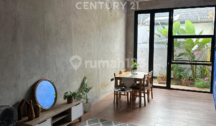 Rumah Tinggal 2 Lantai Dekat Mal di Cipinang, Jakarta Timur S9502 Rumah Tinggal 2 Lantai Dekat Mal di Cipinang, Jakarta Timur S9502