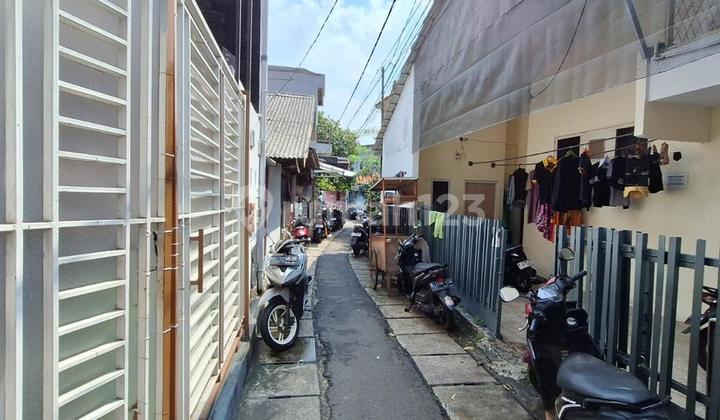 12-Room Boarding House Always Full @ Kebayoran Baru | Off the Main Road 2