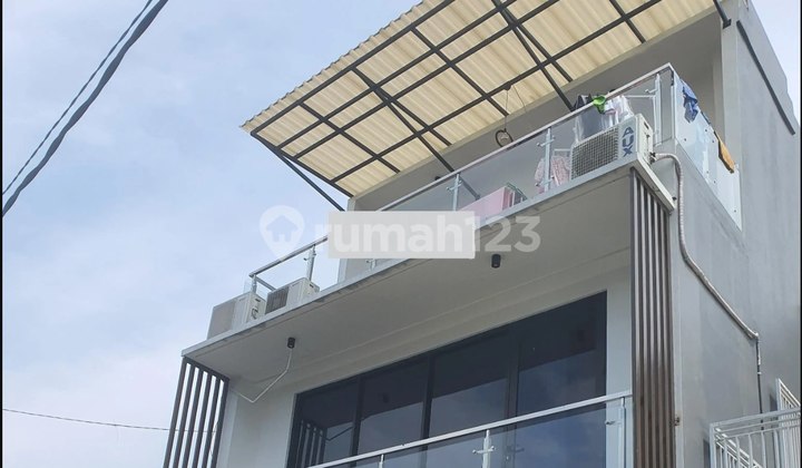 Lelang Rumah Murah 2 Lantai Graceland Antapani Kota Bandung 2