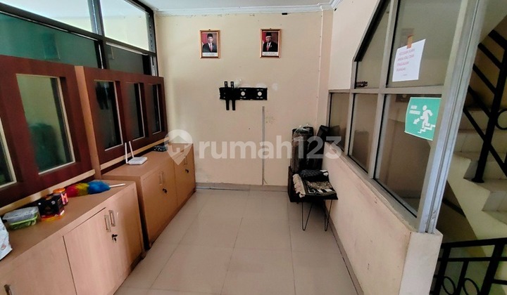 Auction of Cheap 3-Story Shop House in Strategic Location, Buahbatu, Bandung City 2