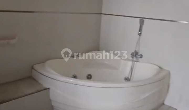 House for Rent in Mekarwangi 2