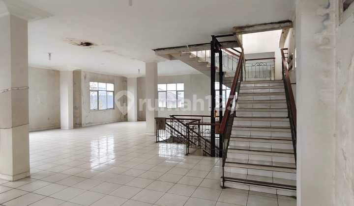 Singgasana Rumah Hoek Singgasana Rumah Hoek