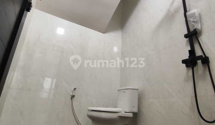 Rumah Baru Modern Lokasi Strategis Kav Dki Meruya Jakbar 2