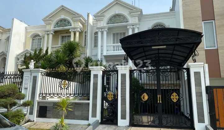 Rumah di kano Pantai Indah Kapuk Jakarta Utara