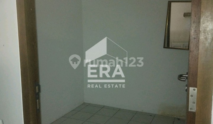 FOR SALE EAST PARK Apartment East Jakarta swimming pool view 2