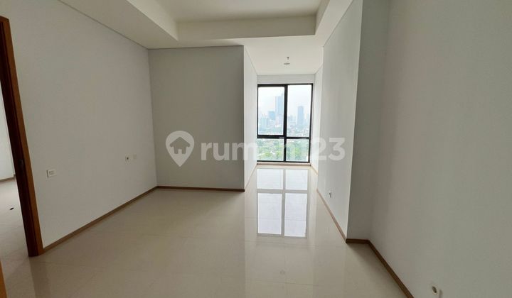 APARTMENT in the MIDDLE of the OFFICE AREA, with secure public facilities