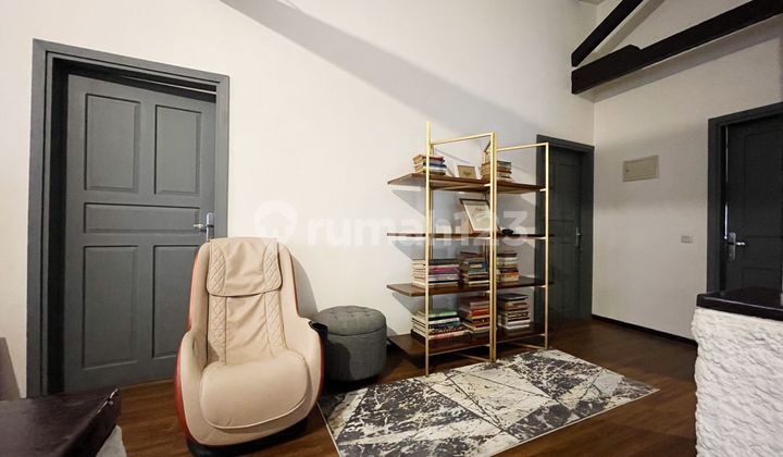 For rent ! Rumah bisa untuk kantor dekat mall grand indonesia, bagus siap huni sudah renovasi. 