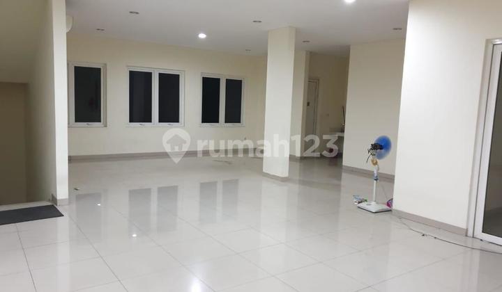 DI JUAL COMMERCIAL BUILDING, AKSES KENDARAAN MUDAH JAKARTA SELATAN