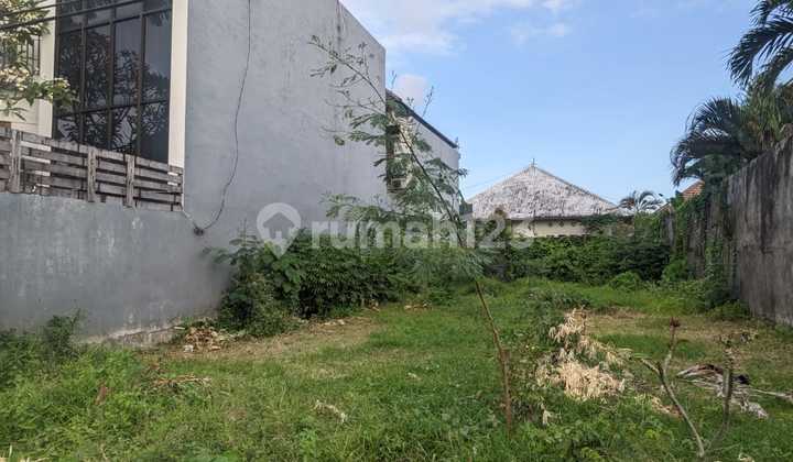 Super Strategic Land in Seminyak! Close to Main Road Super Strategic Land in Seminyak! Close to Main Road