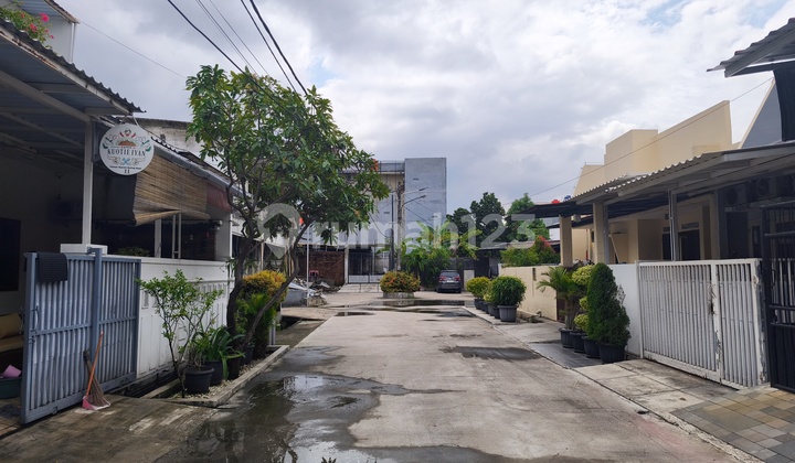 Rumah 2 Lantai Siap Huni, Bebas Banjir, Strategis 2