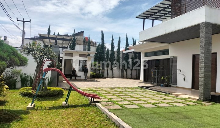 Auction of a 2-Storey Luxury House with Swimming Pool in Bojongsoang, Bandung