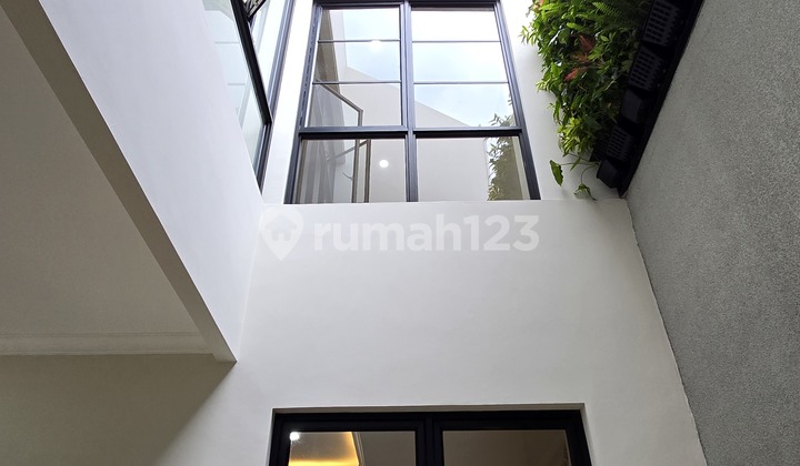 Nice Hook House - Kencanaloka BSD Tangerang 2