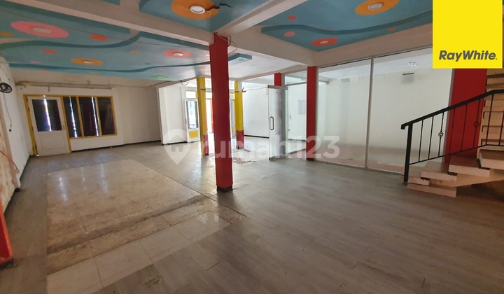 For Rent: Commercial House on Raya Ngagel Jaya Street, Surabaya 1
