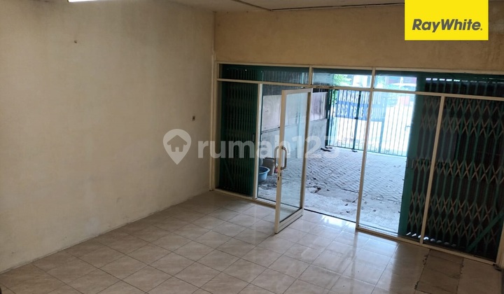 For Rent 2.5 Story Shop House in Raya Putro Agung Wetan Surabaya 1