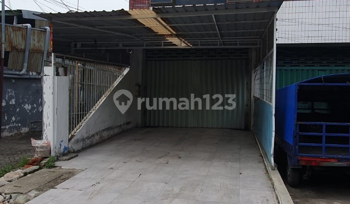 For Rent: Shop House on Raden Saleh Street, Bubutan, Central Surabaya 1