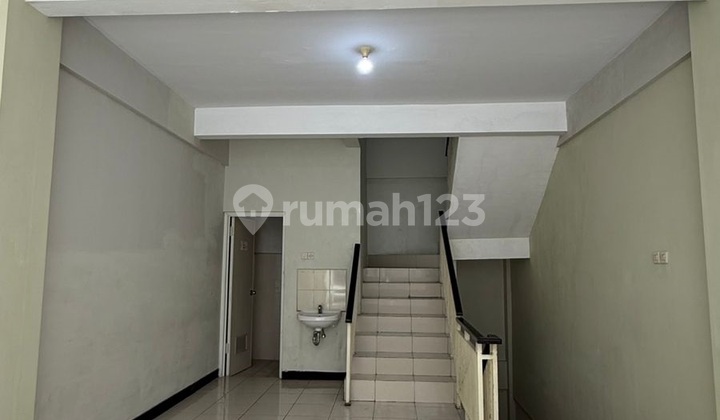 For Rent 3-Story Shop House at Este Square Merr East Surabaya