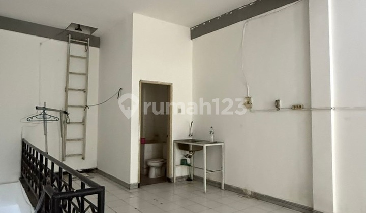 For Rent Strategic Shophouse in Mega Galaxy Shophouse Complex Surabaya 1