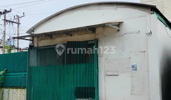 For Rent, Shop House in the Heart of the City, Petemon Barat, Surabaya 1