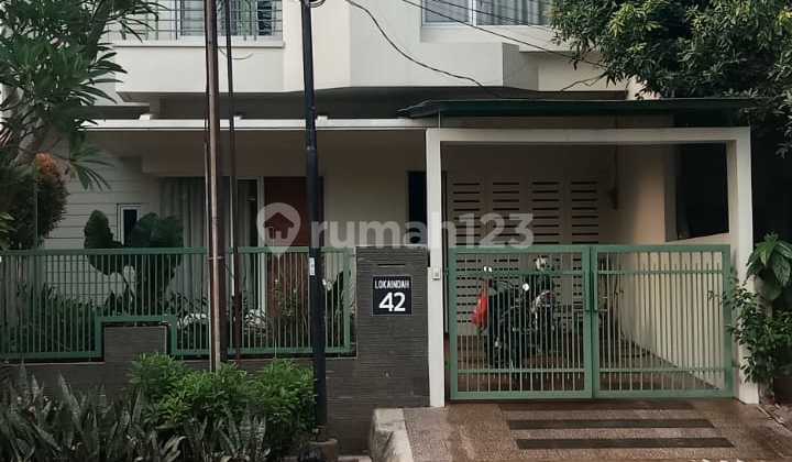 Exclusive New Classic European Architecture House, Strategically Located on Kalibata Buncit Raya, South Jakarta. 2