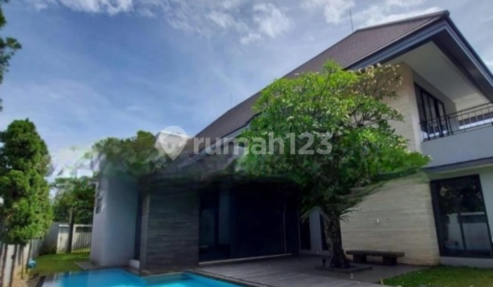 Spacious Good House, In the Area Near Senopati Kebayoran Baru, South Jakarta. Good House with SHM in Kebayoran Baru.
