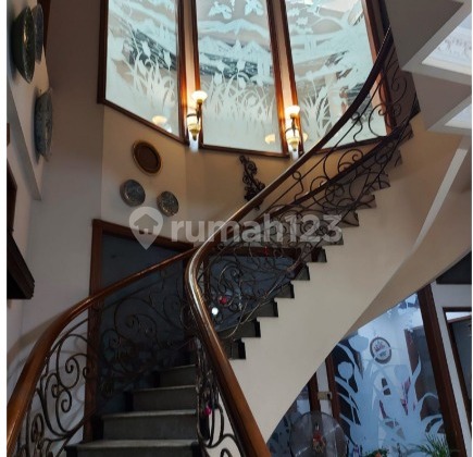 Rumah Mewah 2 Lantai Siap Huni di Duren Sawit, Jakarta Timur