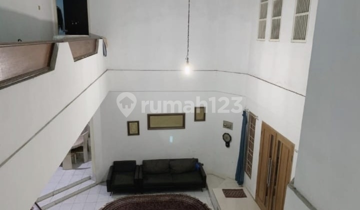 Nice House Commercial Area Facing Main Road in Meruya, West Jakarta