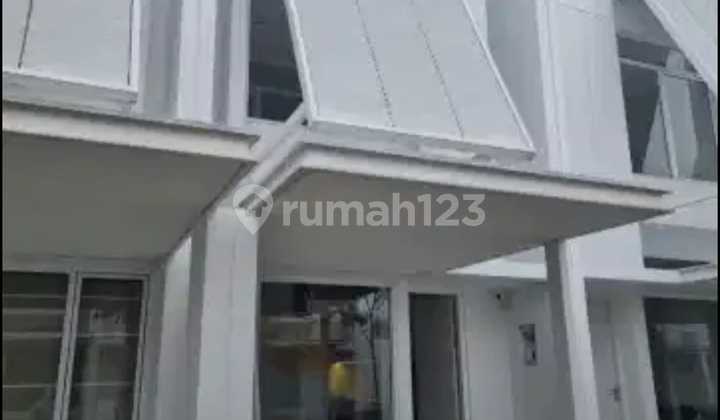 Fully Furnished 2-Story House for Rent, Ready to Occupy in Tabebuya BSD, Tangerang