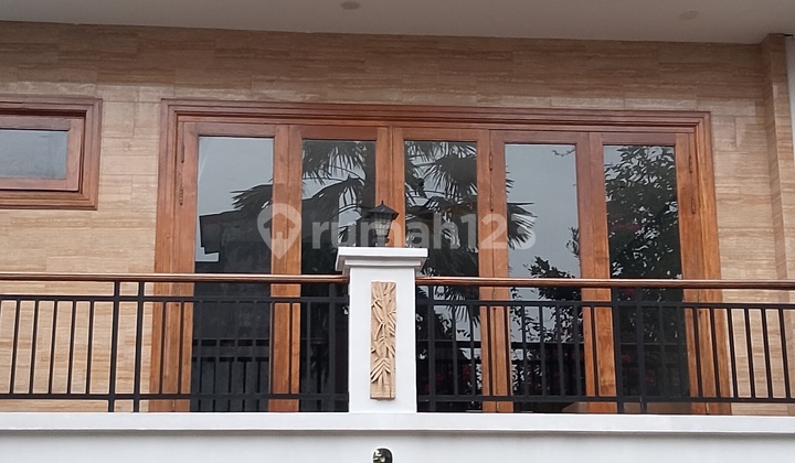 Sewa Rumah Tinggal Mewah Exclusive Lokasi Strategis di Lebak Bulus, Jakarta Selatan 2