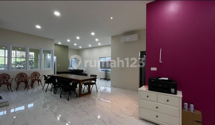 Luxury House and Flood-Free Land Plot in a Hook Position, Strategically Located Within a Cluster in Alam Sutera, Tangerang 2