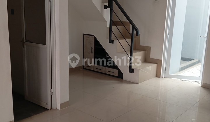 Di Jual Rumah 2 Lantai Minimalis Modern Imut Di Cluster Cisaranten Kulon