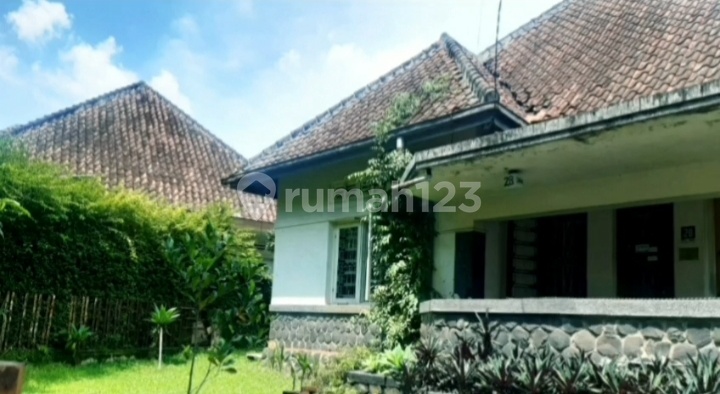 For Sale: 1-Story House, Land Area Calculated, in a Premium Area of Bandung City 2